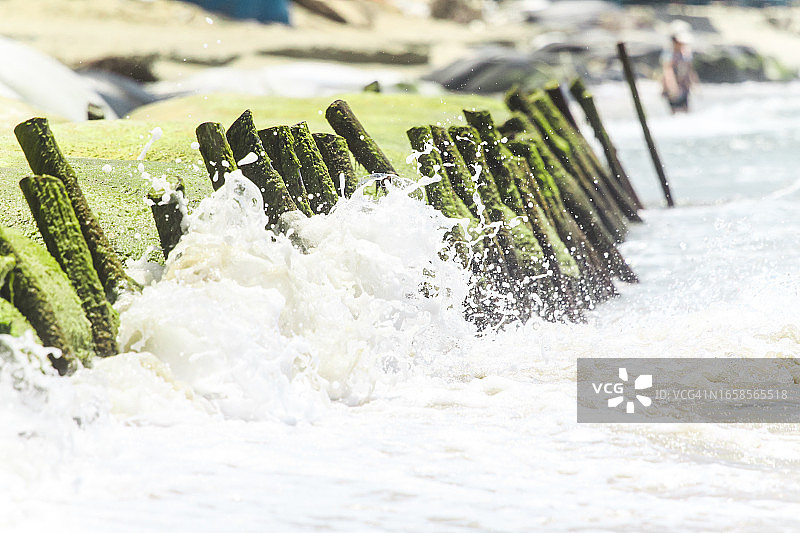 2015年越南会安市岱海滩被侵蚀图片素材