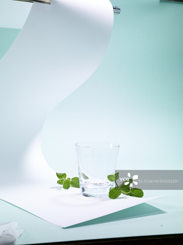 薄荷色透明杯子图片素材