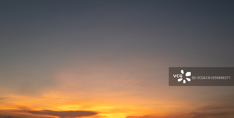 黄昏时的天空图片素材
