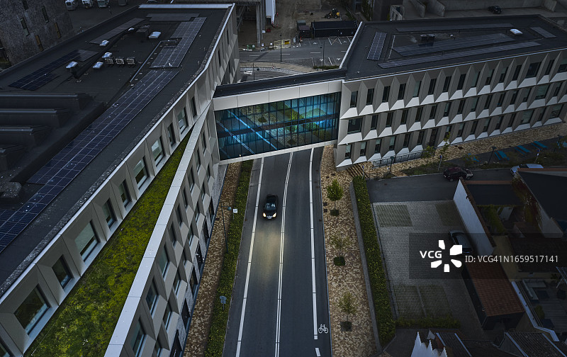 米泽尔法特的现代办公楼图片素材