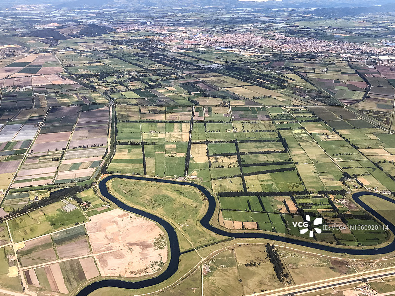 波哥大郊区和河流的航拍景色图片素材