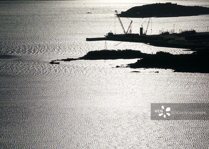 港口码头的航拍剪影图片素材