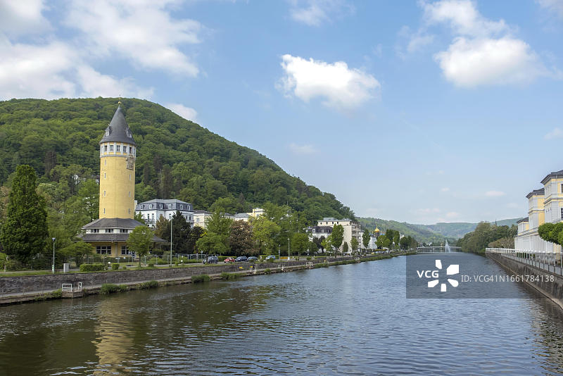 德国莱茵兰-普法尔茨，巴德埃姆斯和德拉恩，有弹簧塔的拉恩图片素材