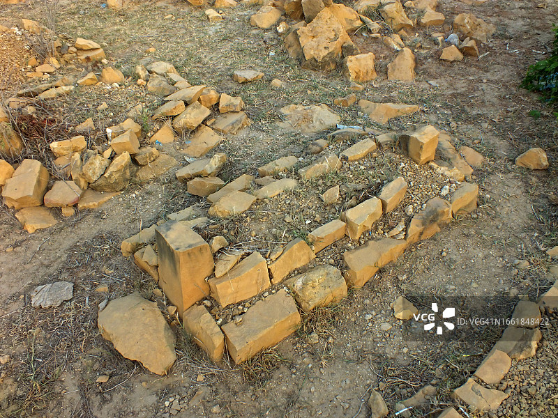 苏菲圣人达尔斯·瓦里奥神殿周围的古老坟墓图片素材