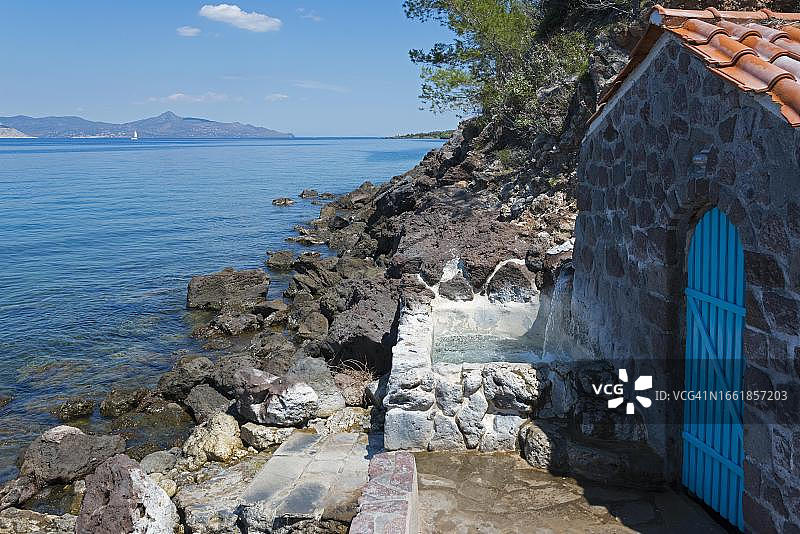 迷你温泉池：希腊伯罗奔尼撒半岛硫化氢温泉浴图片素材