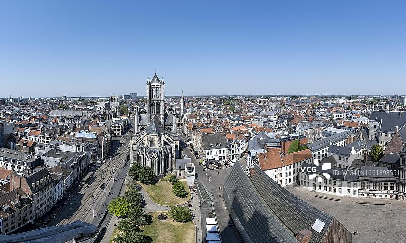 根特老城区和圣尼古拉斯教堂风光，位于比利时弗兰德斯图片素材