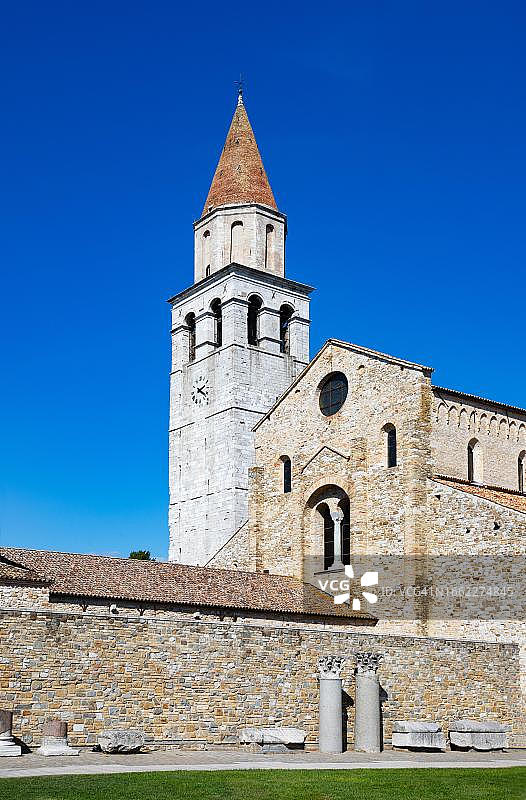 意大利阿奎莱亚圣玛丽亚·阿松塔大教堂图片素材