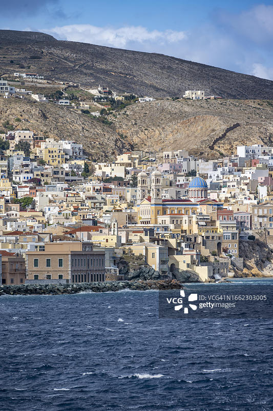 埃尔穆波利斯镇景色，圣尼古拉斯教堂，希腊锡罗斯岛图片素材