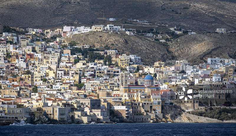 埃尔穆波利斯镇景色，圣尼古拉斯教堂，希腊锡罗斯岛图片素材