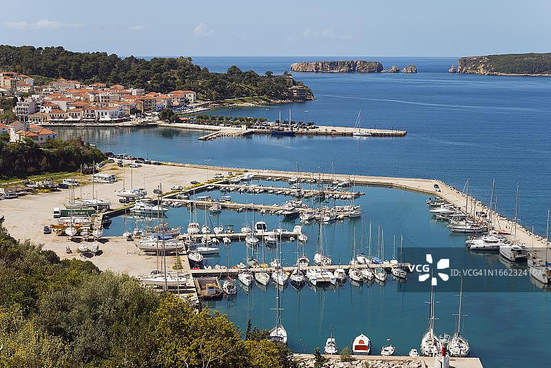 希腊伯罗奔尼撒半岛皮洛斯-内斯托尔市皮洛斯港口图片素材