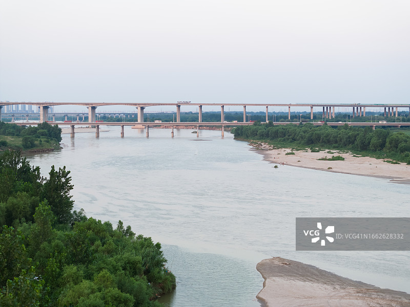 河上的桥梁图片素材