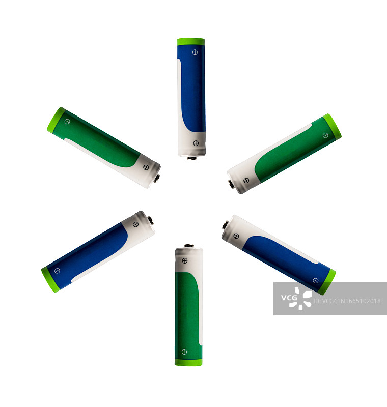 白色背景上的镍氢充电电池圆形排列图片素材