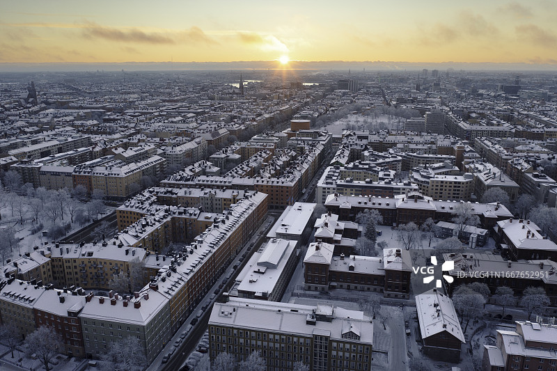 斯德哥尔摩地平线上的冬日阳光图片素材