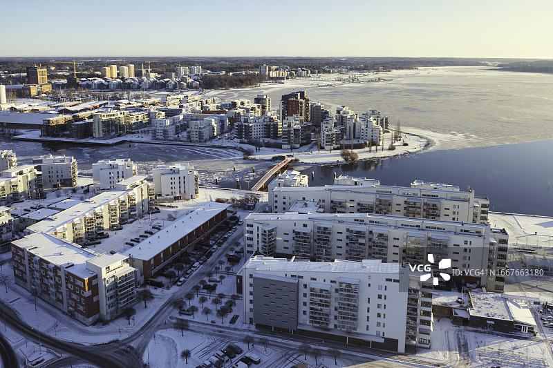 冬季现代公寓楼图片素材