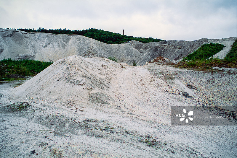 1995年什罗普郡斯内尔海滩的铅矿废料（修复工作前）图片素材