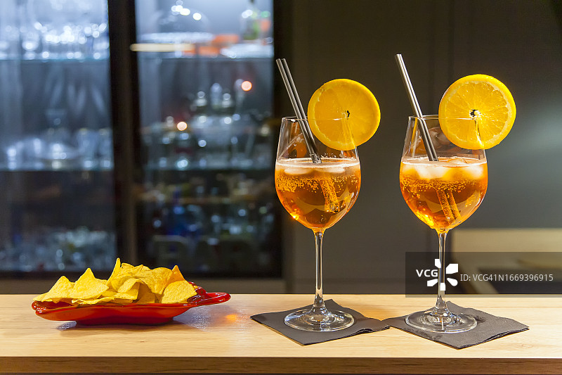 鸡尾酒欢乐时光图片素材