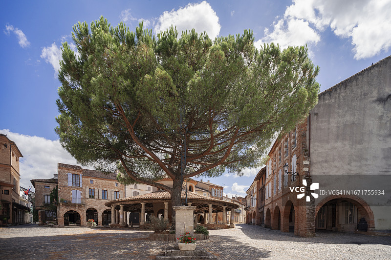 法国奥维拉尔的谷物市场大厅图片素材