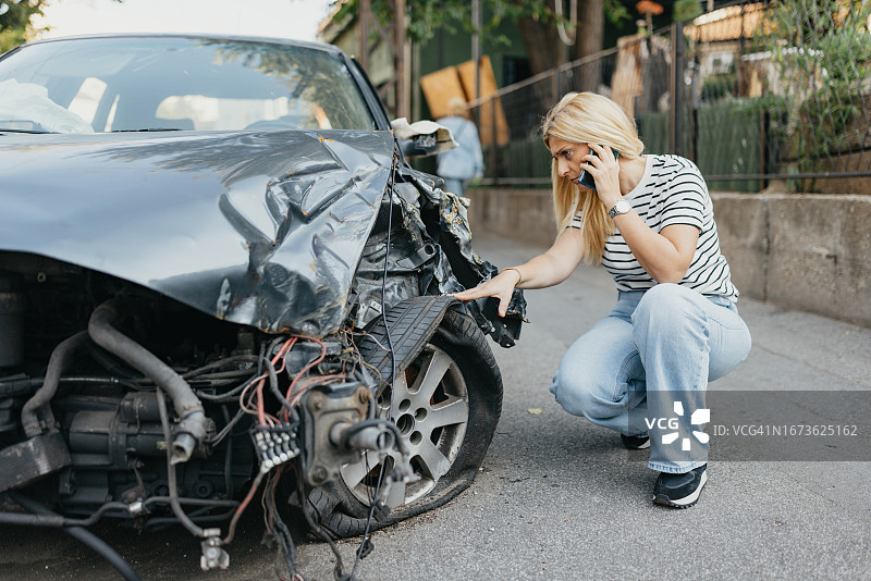 在路上战胜逆境图片素材