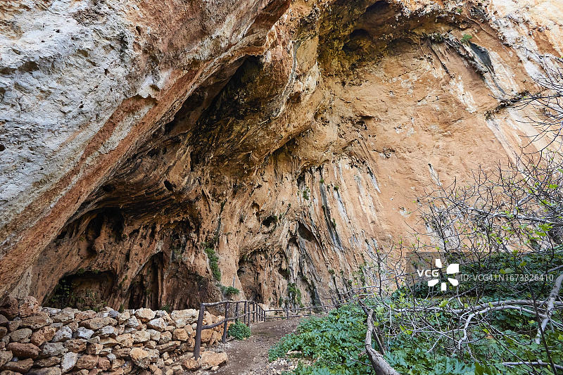 意大利西西里岛津加罗国家公园乌佐洞穴史前遗址图片素材