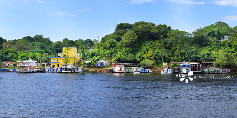 巴西帕拉州特龙贝塔斯河沿岸的奥里西米纳市图片素材