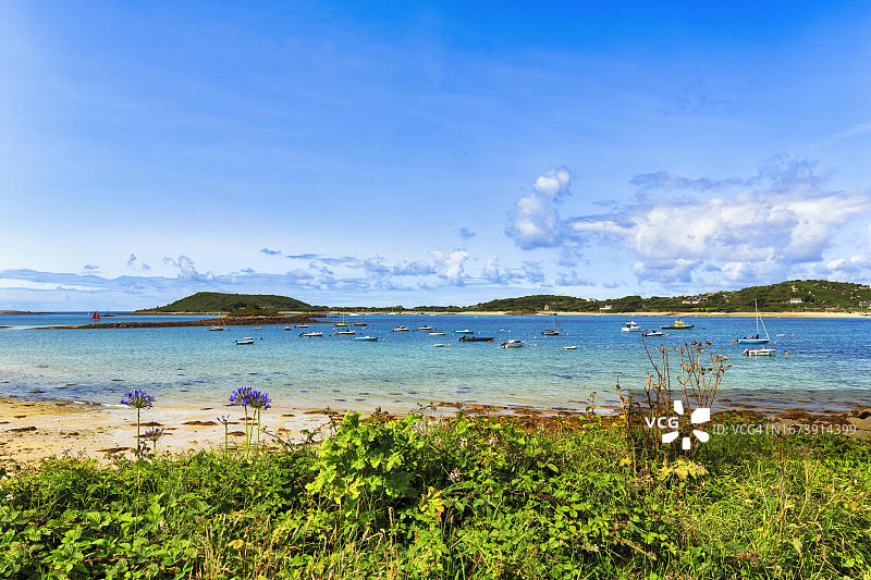 英国康沃尔郡锡利群岛特雷斯科岛新格里姆斯比的海岸线图片素材