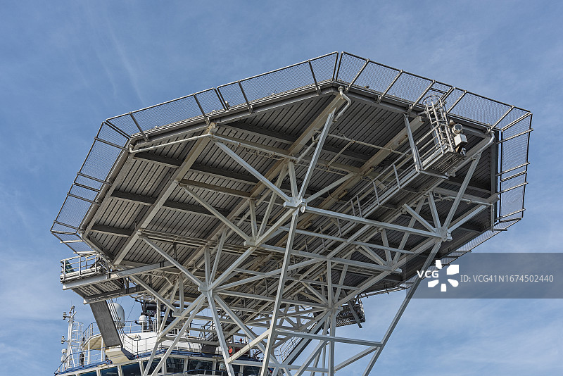 直升机平台的底部侧视图图片素材