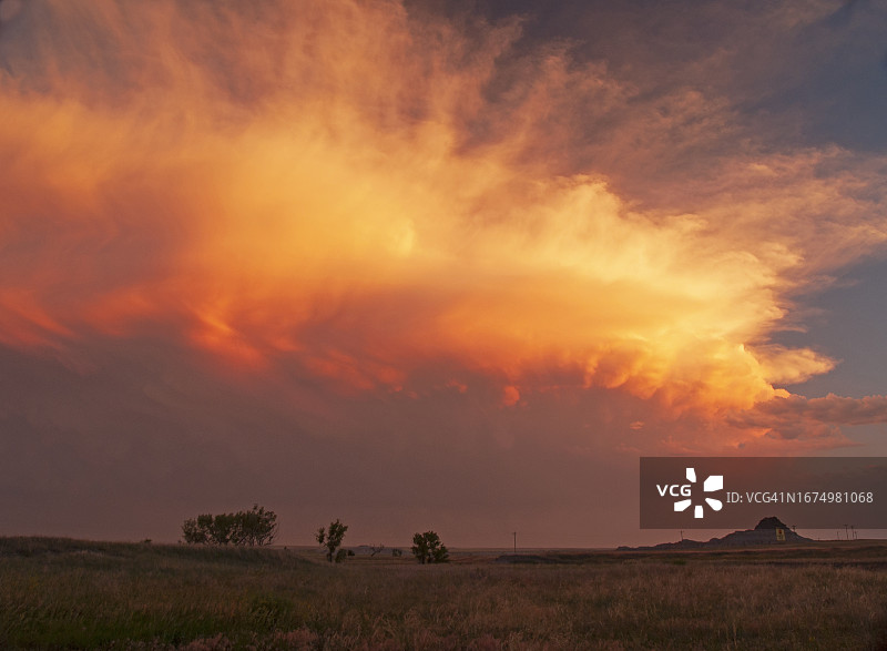 壮观的超级单体雷暴图片素材