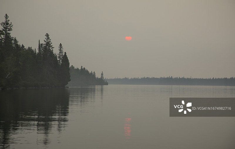 皇家岛国家公园烟雾缭绕的日出图片素材