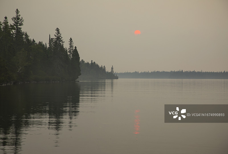 皇家岛国家公园烟雾缭绕的日出图片素材
