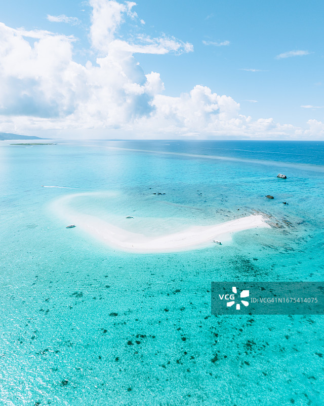 日本冲绳县石垣泻湖的沙洲图片素材