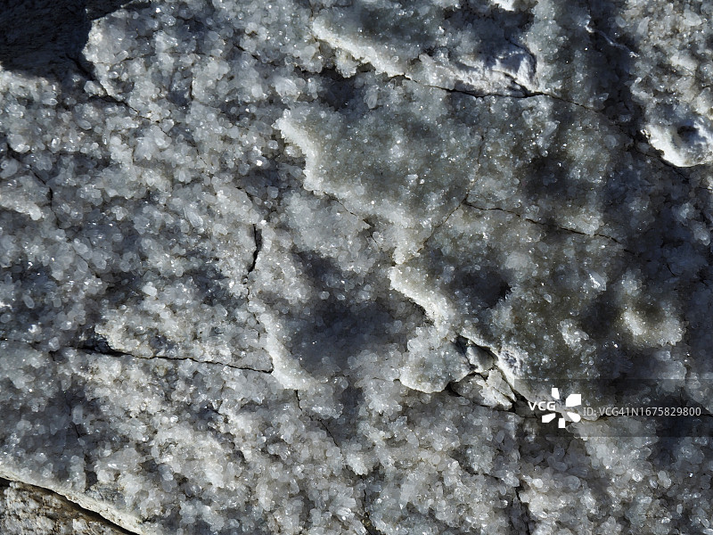 圣哥达山口附近菲比亚山上的白色水晶图片素材