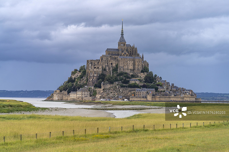 法国诺曼底圣米歇尔山修道院图片素材