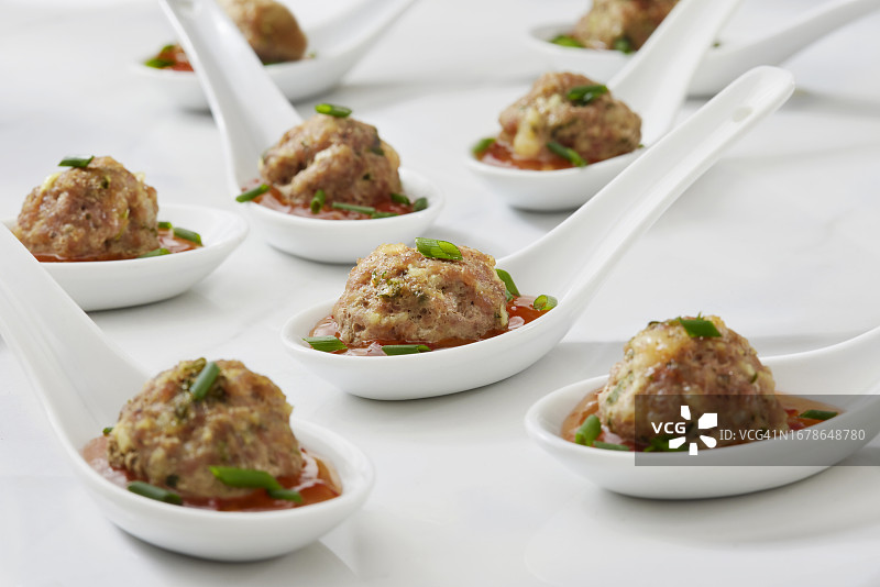 亚洲风味猪肉虾仁丸子图片素材