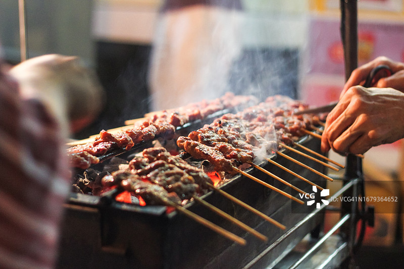 夜市蜂蜜烤猪肉图片素材