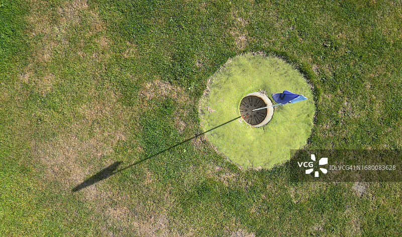 足高尔夫旗帜图片素材