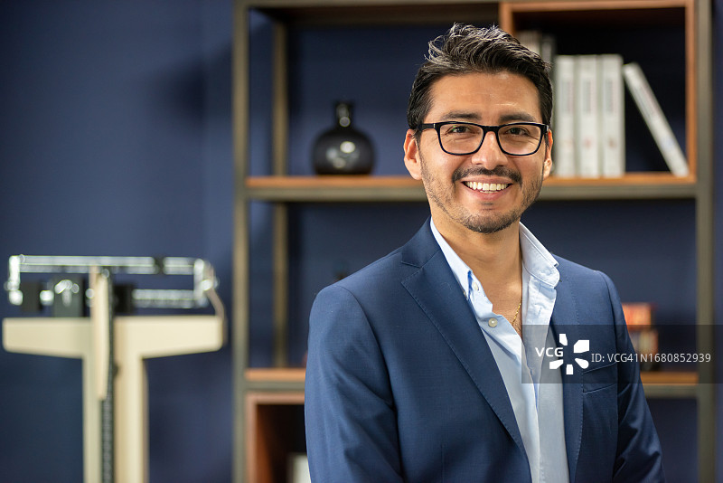 神经外科医生肖像图片素材