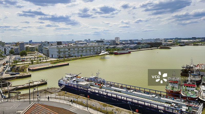 法国波尔多巴卡兰区一号浮船坞航拍景观图片素材