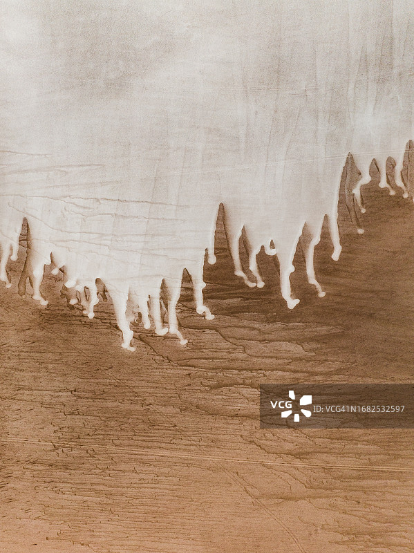 从无人机俯瞰澳大利亚西澳大利亚州莱夫罗伊湖边缘的奇特景象图片素材