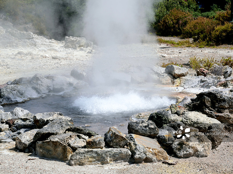 地热区沸水图片素材