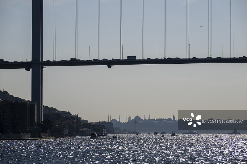 博斯普鲁斯海峡大桥，伊斯坦布尔图片素材