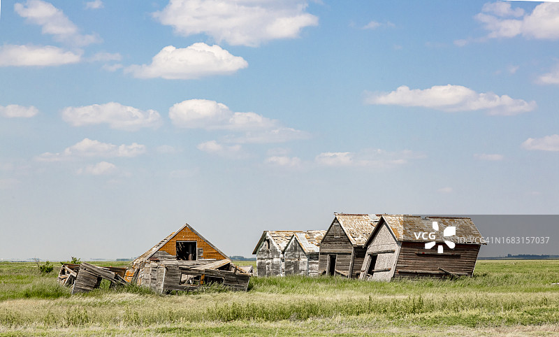 腐烂的旧农用棚图片素材