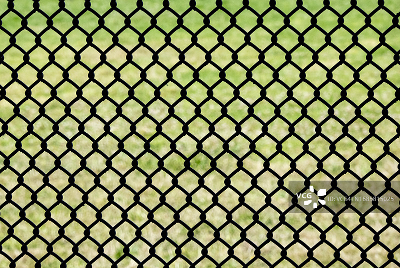 链式围栏和草地图片素材