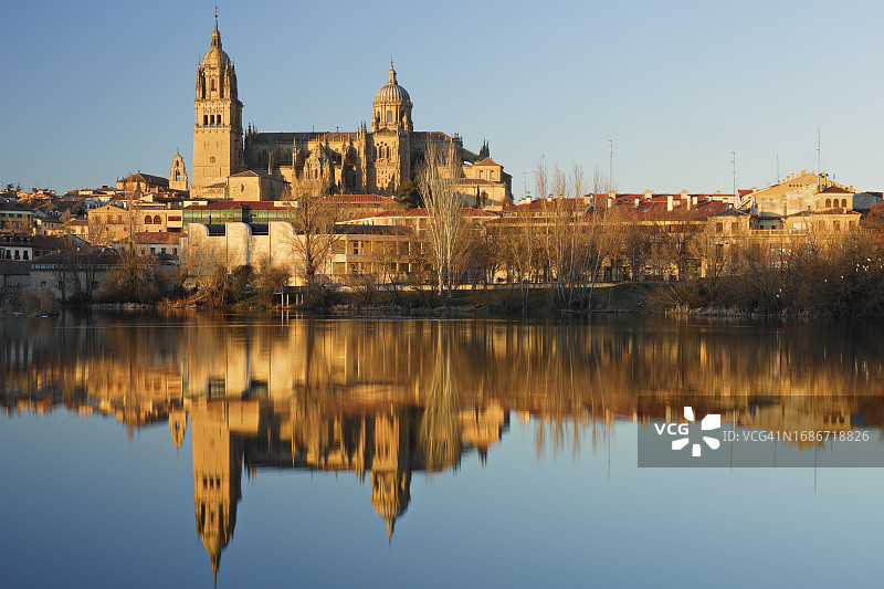 西班牙萨拉曼卡天际线图片素材