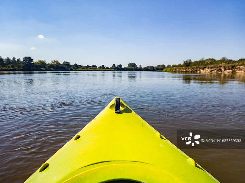 沿河皮划艇之旅图片素材