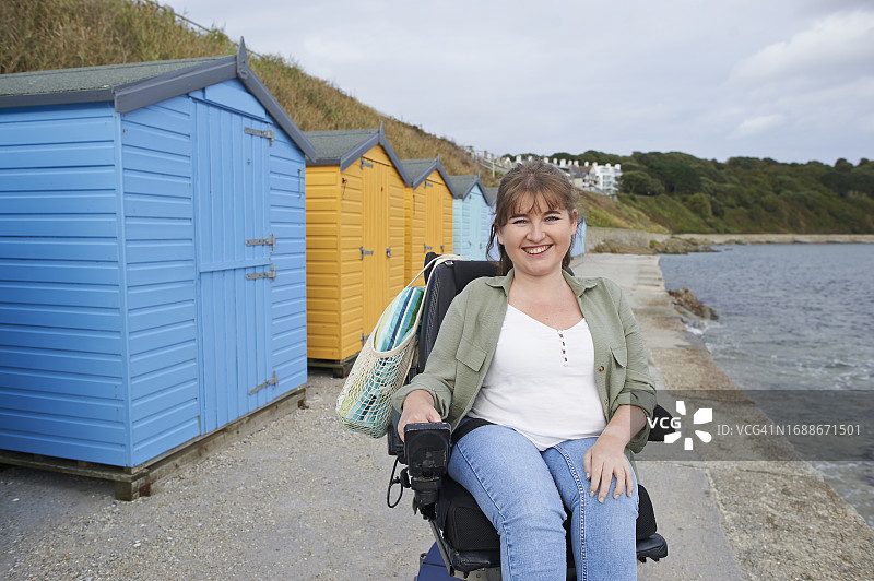 海岸边的肖像图片素材