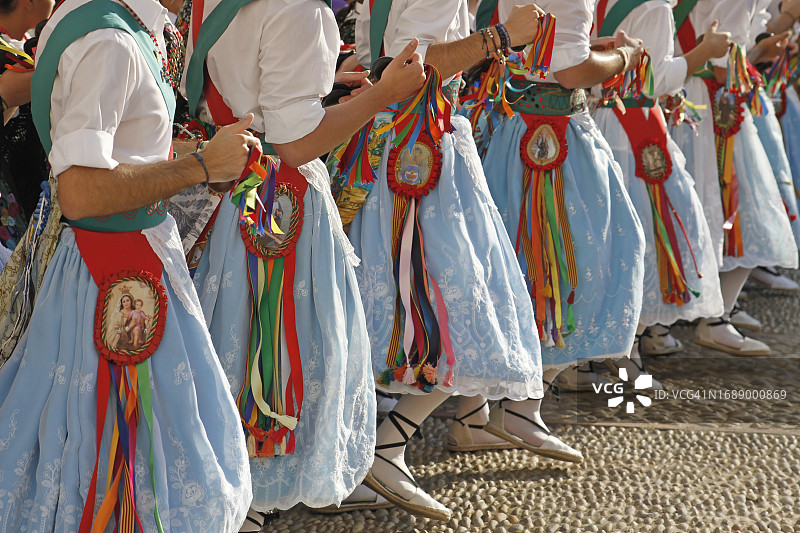 西班牙游行中的舞者特写图片素材