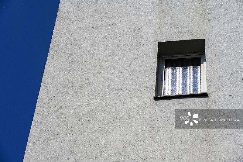 外墙上的窗户图片素材