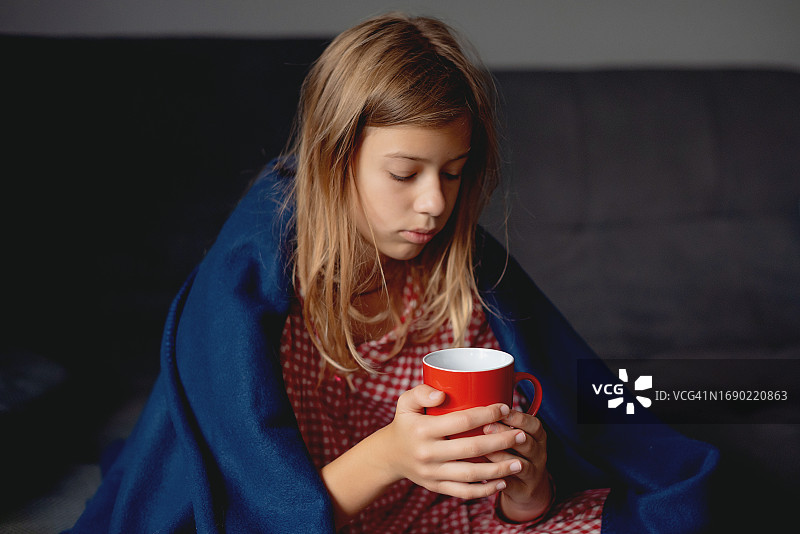 居家隔离预防流感病毒图片素材