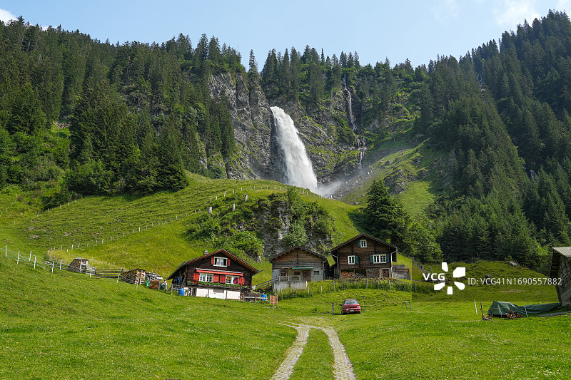 瑞士中部沙琛山谷施陶比瀑布美景（克劳森山口）图片素材