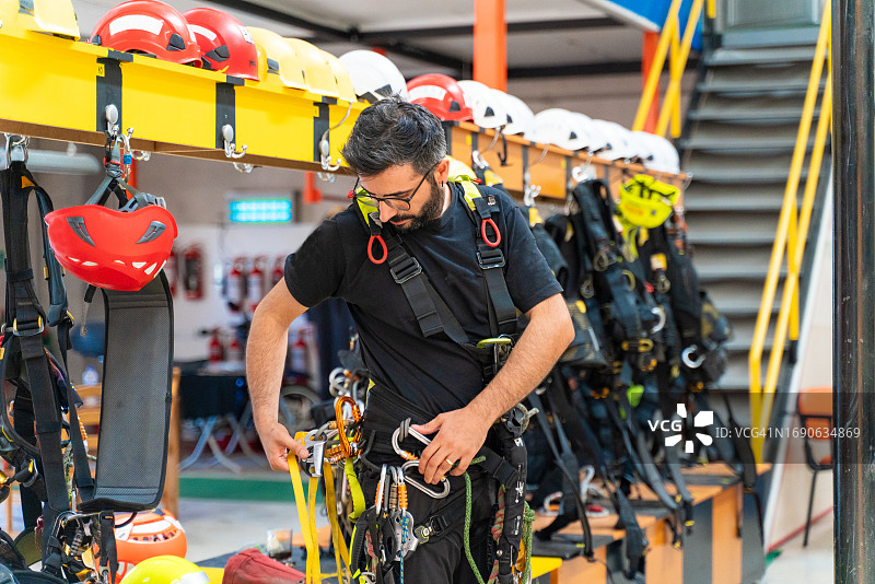 绳索技术员准备中图片素材